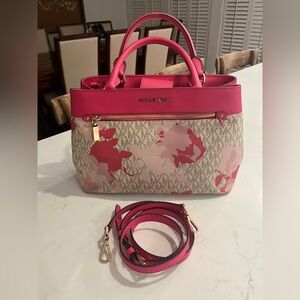 New Michael Kors Hailee Pink Floral Bag Purse.  Beautiful!